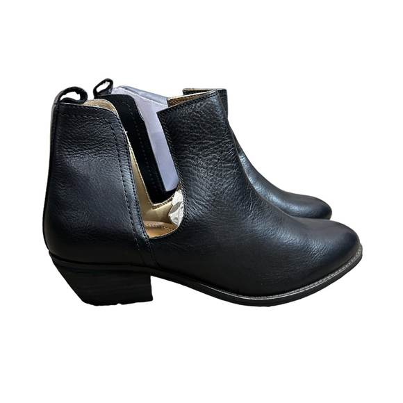 Journee Collection Signature Shoes - New without box Journee Signature Brigette Bootie in black size 8.5